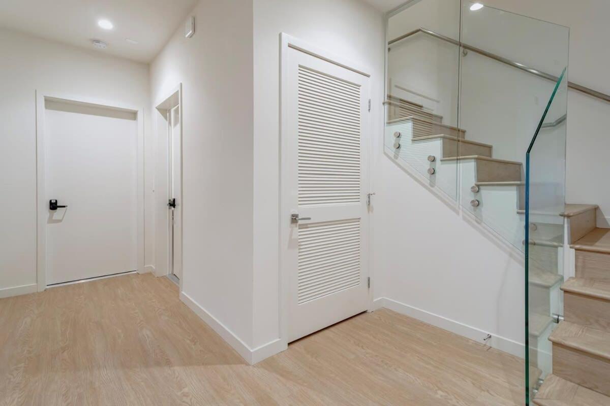 Stylish Coliving Suite W Walk In Closet Near Ucla Лос-Анджелес Экстерьер фото